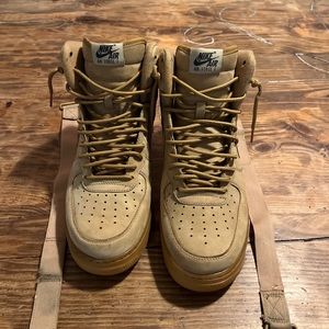 Nike Air Force 1 High 07’